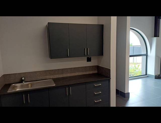 BUSINESS PROPERTY TO RENT IN ROOIHUISKRAAL